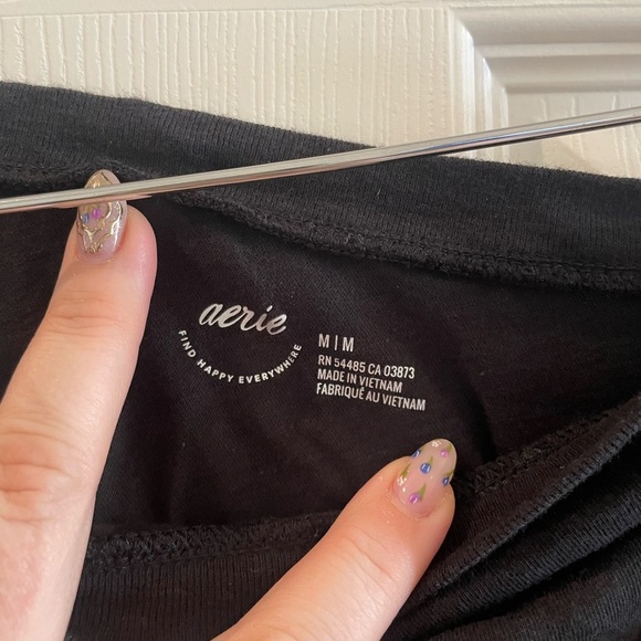 NWT Aerie one sleeved shirt - Picture 2 of 3